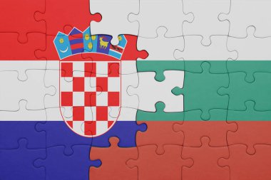 Bulgar bayrağı ve Hırvat bayrağıyla dolu renkli bir bulmaca. konsept