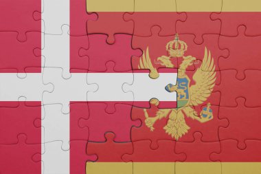 Moğol bayrağı ve Danimarka bayrağının rengarenk ulusal bayrağıyla bulmaca. konsept