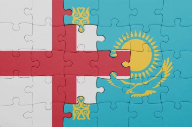 Kazakistan 'ın renkli ulusal bayrağı ve İngiltere bayrağı. konsept