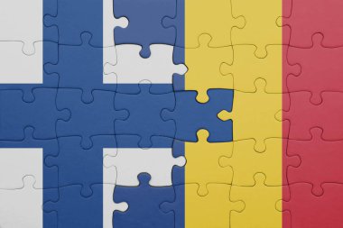 Romanya 'nın renkli ulusal bayrağı ve Finlandiya bayrağının bulmacası. konsept