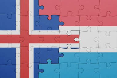 Lüksemburg ve İzlanda bayrağının renkli ulusal bayrağıyla bulmaca. konsept