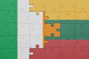 İrlanda 'nın renkli ulusal bayrağı ve Litvanya bayrağı. konsept