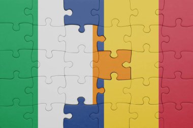 İrlanda 'nın renkli ulusal bayrağı ve Romanya bayrağıyla ilgili bulmacalar. konsept