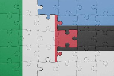 Estonya 'nın renkli ulusal bayrağı ve İtalya bayrağıyla ilgili bulmacalar. konsept