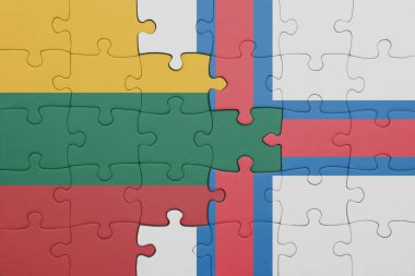 Litvanya 'nın renkli ulusal bayrağı ve Faroe adalarının bayrağıyla ilgili bulmacalar. konsept