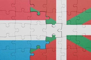 Lüksemburg 'un renkli ulusal bayrağı ve Bask ülkesinin bayrağı. konsept