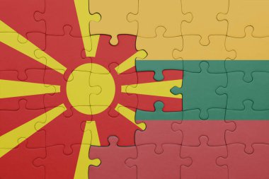 Macedonia 'nın renkli ulusal bayrağı ve Litvanya bayrağı bulmacası. konsept