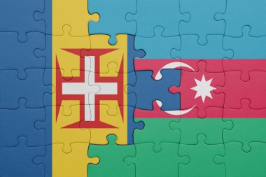Azerbaijan 'ın renkli ulusal bayrağı ve madeira bayrağıyla ilgili bulmacalar. konsept