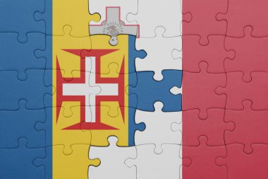 Malta ulusal bayrağı ve madeira bayrağının renkli bulmacası. konsept