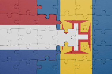 Madeira 'nın renkli ulusal bayrağı ve Hollanda bayrağıyla ilgili bulmacalar. konsept