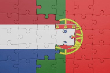 Portekiz 'in renkli ulusal bayrağı ve Hollanda bayrağının bulmacası. konsept