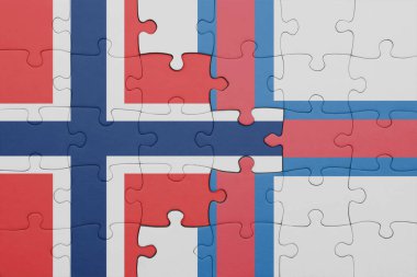 Faroe Adaları ve Norveç bayrağının renkli ulusal bayrağıyla bulmaca. konsept
