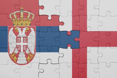İngiltere 'nin renkli ulusal bayrağı ve Sırbistan bayrağı ile bulmaca. konsept