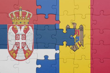 Moldova 'nın renkli ulusal bayrağı ve Sırbistan bayrağı ile bulmaca. konsept