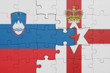 Slovenia 'nın renkli ulusal bayrağı ve Kuzey İrlanda bayrağıyla ilgili bulmacalar. konsept