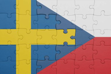 Czech Cumhuriyeti 'nin renkli ulusal bayrağı ve İsveç bayrağının bulmacası. konsept