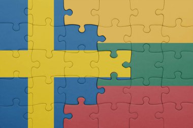 Litvanya 'nın renkli ulusal bayrağı ve İsveç bayrağı. konsept