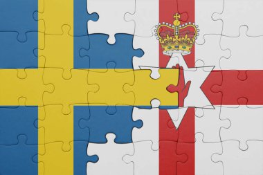 Kuzey İrlanda 'nın renkli ulusal bayrağı ve İsveç bayrağı. konsept