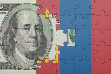 Moğolistan 'ın renkli ulusal bayrağı ve Amerikan doları para kavramının bulmacası.