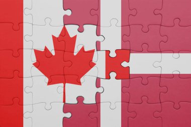 Danimarka 'nın renkli ulusal bayrağı ve Kanada bayrağının bulmacası. konsept