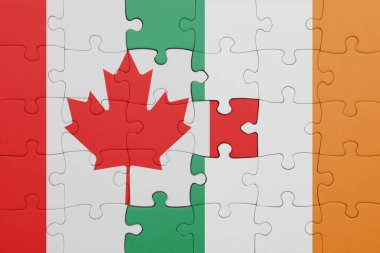 İrlanda bayrağı ve Kanada bayrağı ile dolu renkli bir bulmaca. konsept