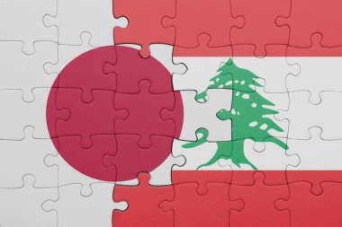 Lübnan 'ın renkli ulusal bayrağı ve Japon bayrağı ile bulmaca. konsept