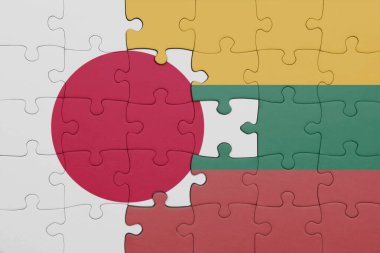 Litvanya 'nın renkli ulusal bayrağı ve Japonya bayrağı ile bulmaca. konsept