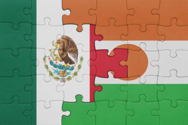 Meksika bayrağının ve Nijer 'in renkli ulusal bayrağının bulmacası. konsept