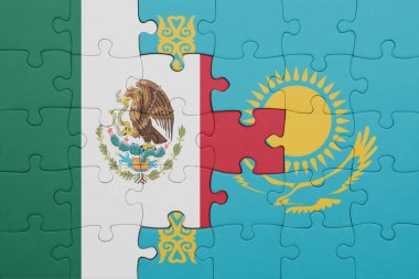 Kazakistan 'ın renkli ulusal bayrağı ve Meksika bayrağı. konsept