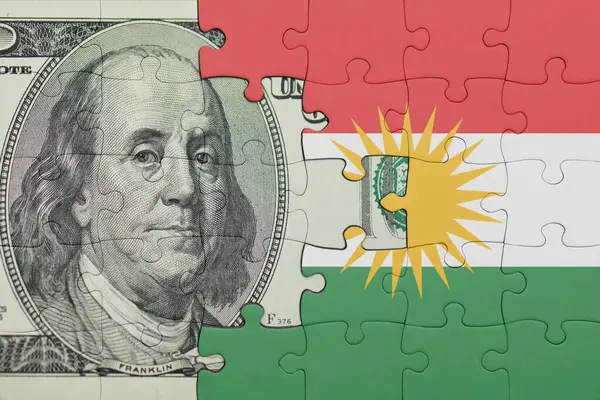 Kürdistan 'ın renkli ulusal bayrağı ve ABD doları para .finans kavramının bulmacası