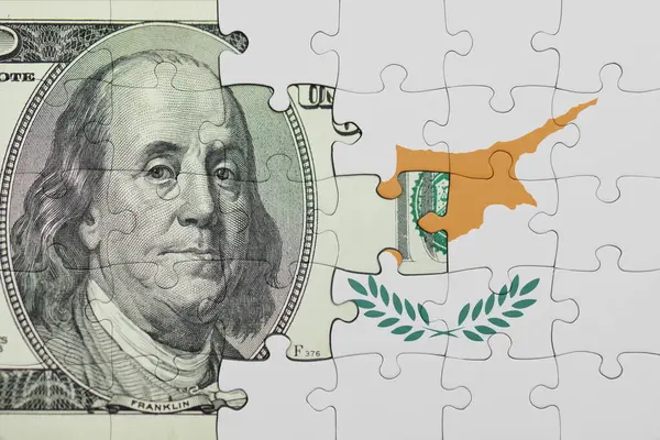 Kiril 'in renkli ulusal bayrağı ve Amerikan doları para .finans kavramının bulmacası