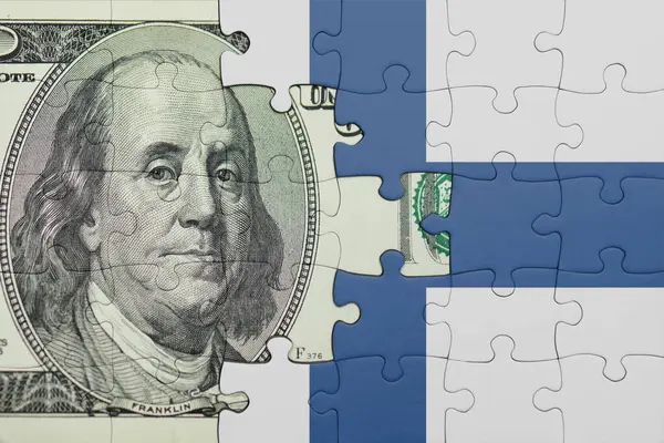 Finlandiya 'nın renkli ulusal bayrağı ve ABD doları para .finans kavramının bulmacası
