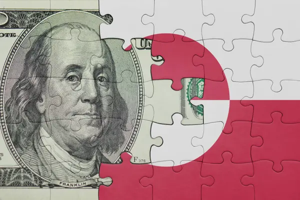 Greenland 'in renkli ulusal bayrağı ve Amerikan doları para kavramının bulmacası.