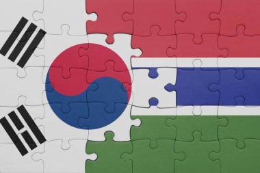 Gambiya 'nın renkli ulusal bayrağı ve Güney Kore bayrağı. konsept