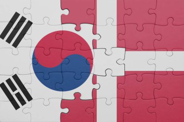 Danimarka 'nın renkli ulusal bayrağı ve Güney Kore bayrağıyla ilgili bulmacalar. konsept
