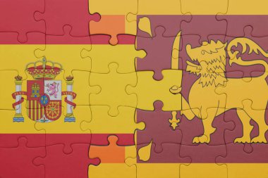 Sri Lanka 'nın renkli ulusal bayrağı ve İspanya bayrağı. konsept