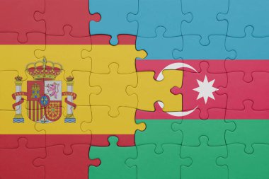 Azerbaijan 'ın renkli ulusal bayrağı ve İspanya bayrağı ile bulmaca. konsept
