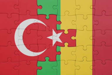 Mali ve hindi bayrağının renkli ulusal bayrağıyla bulmaca. konsept