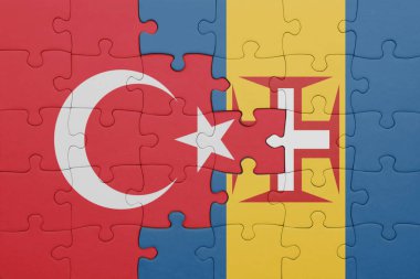 Renkli ulusal madeira bayrağı ve hindi bayrağı bulmacası. konsept