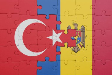 Moldova 'nın renkli ulusal bayrağı ve hindi bayraklarıyla dolu bir bulmaca. konsept