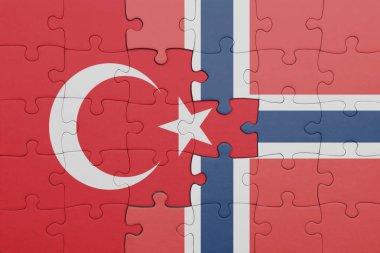 Norveç 'in renkli ulusal bayrağı ve hindi bayraklarıyla dolu bir bulmaca. konsept