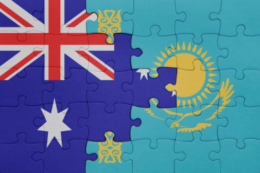 Kazakistan 'ın renkli ulusal bayrağı ve Avustralya bayrağı. konsept