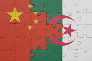 Cezayir 'in renkli ulusal bayrağı ve Çin bayrağı. konsept