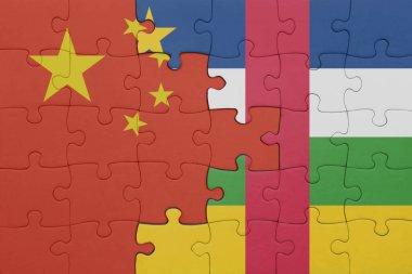 Orta Afrika Cumhuriyeti ve Çin bayrağının renkli ulusal bayrağıyla bulmaca. konsept