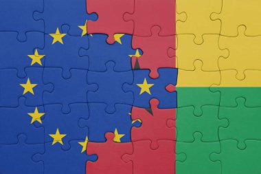 Gine bissau 'nun renkli ulusal bayrağı ve Avrupa Birliği bayrağıyla ilgili bulmacalar. konsept
