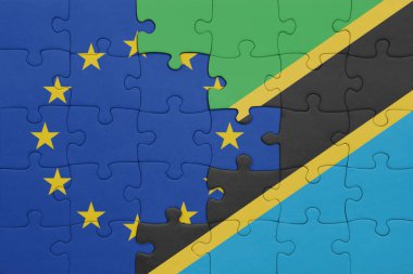 Tanzanya 'nın renkli ulusal bayrağı ve Avrupa Birliği bayrağı bulmacası. konsept