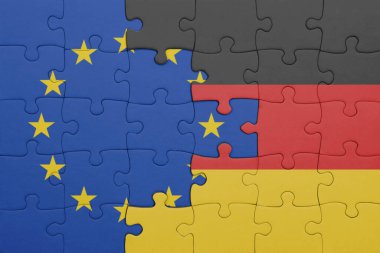 Almanya 'nın renkli ulusal bayrağı ve Avrupa Birliği bayrağının bulmacası. konsept