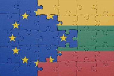 Litvanya 'nın renkli ulusal bayrağı ve Avrupa Birliği bayrağı bulmacası. konsept