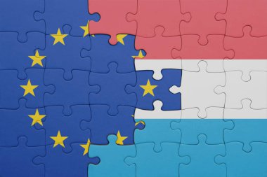 Lüksemburg ve Avrupa Birliği bayrağının renkli ulusal bayrağıyla ilgili bulmacalar. konsept