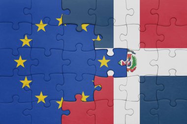 Dominik Cumhuriyeti 'nin renkli ulusal bayrağı ve Avrupa Birliği bayrağının bulmacası. konsept